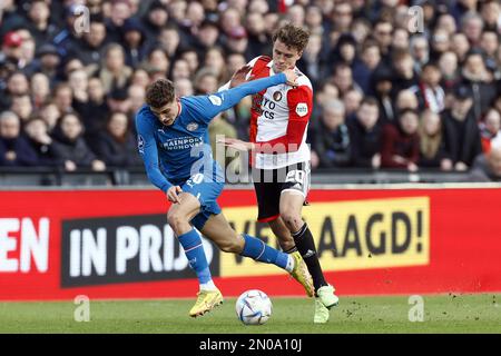 ROTTERDAM - (lr) Guus til du PSV Eindhoven, Mats Wieffer de Feyenoord lors du match de première ligue néerlandais entre Feyenoord et PSV au Feyenoord Stadion de Kuip on 5 février 2023 à Rotterdam, pays-Bas. ANP PIETER STAM DE JONGE Banque D'Images