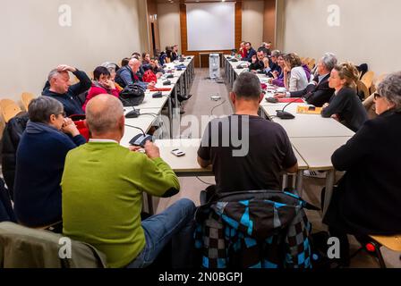 Paris, France, foule des experts VIH à la réunion, réunion du Comité communautaire IPERGAY sur la PrEP, Sophie FLORENCE (Hôtel Dieu), France LERT, avec Paris sans sida, AIDES, ONG, défis de santé publique, épidémie et peste france Banque D'Images