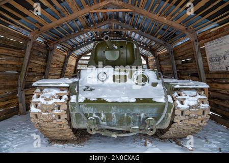 RÉGION DE LENINGRAD, RUSSIE - 05 FÉVRIER 2023 : gros plan du char lourd kV-1 soviétique. Parc historique militaire 'Steel Landing', Krasnoe Selo Banque D'Images