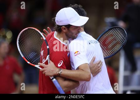RIJEKA, CROATIE - FÉVRIER 05: Borna Coric de Croatie et Dominic Thiem d'Autriche embrassent sur le net après les qualificatifs de coupe Davis premier tour entre la Croatie et l'Autriche au Zamet Sports Hall on 5 février 2023 à Rijeka, Croatie. Photo de Nel Pavletic/Pixsell Banque D'Images