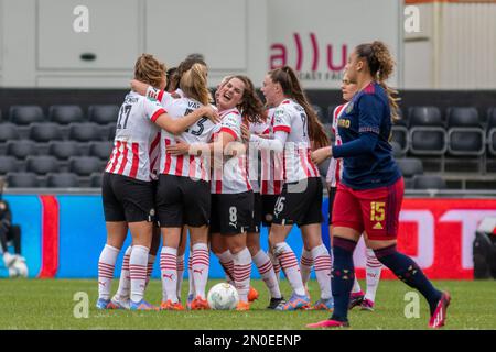 Eindhoven, pays-Bas. 05th févr. 2023. Eindhoven, pays-Bas, 5 février 2023: PSV celcebrate après avoir marqué dans le jeu Azerion Eredivisiie Vrouwen entre PSV et Ajax à de Herdgang à Eindhoven, pays-Bas. (Leitting Gao/SPP) crédit: SPP Sport presse photo. /Alamy Live News Banque D'Images