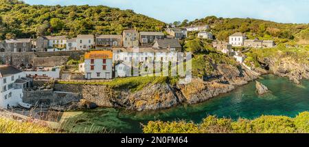 Vue sur le village de Cornish Portloe, Cornwall, Angleterre, Royaume-Uni Banque D'Images