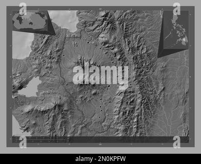 Bukidnon, province des Philippines. Carte d'altitude à deux niveaux avec lacs et rivières. Lieux des principales villes de la région. Carte d'emplacement auxiliaire d'angle Banque D'Images