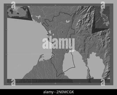 Metropolitan Manille, province des Philippines. Carte d'altitude à deux niveaux avec lacs et rivières. Lieux des principales villes de la région. Angle auxiliaire l Banque D'Images