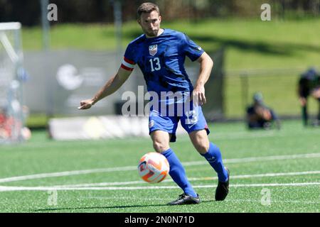 Joshua Brunais des États-Unis contrôle le ballon pendant le match entre l'Australie et les États-Unis au parc Cromer sur 4 février 2023 à Sydney, en Australie Banque D'Images