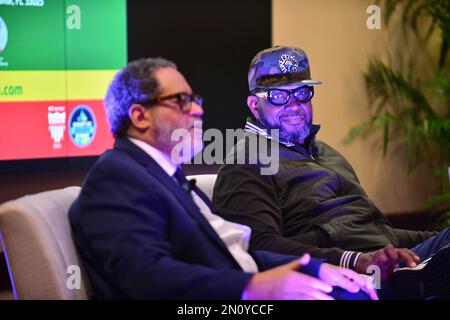 Miramar, États-Unis. 04th févr. 2023. MIRAMAR, FLORIDE - FÉVRIER 04 28 : Michael Eric Dyson, Luther Campbell mois de l'histoire des Noirs Chat en face de feu organisé par le maire de Miramar, Wayne Messam, au Centre culturel Miramar sur 04 février 2023, à Hallandale, en Floride. (Photo de JL/Sipa USA) crédit: SIPA USA/Alay Live News Banque D'Images