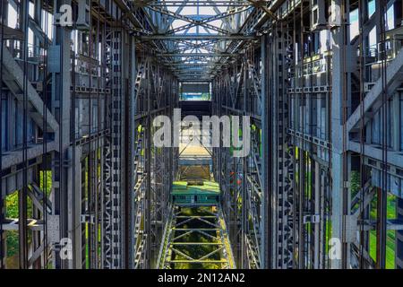 Vue intérieure de l'ancien ascenseur de Niederfinow, canal Oder Havel, Brandebourg, Allemagne, Europe Banque D'Images