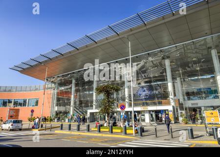 Bâtiment principal, aéroport de Capodichino, Naples, Italie, Europe Banque D'Images