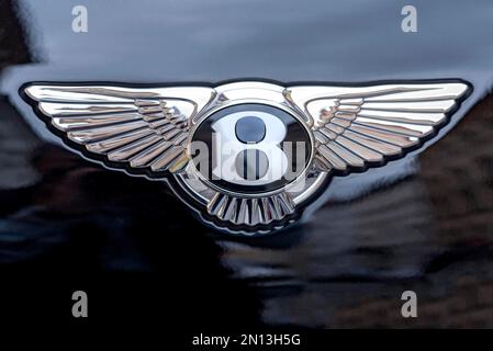 Logo de la marque Bentley sur une berline de luxe Bentley Flying Spur, Munich, haute-Bavière, Bavière, Allemagne, Europe Banque D'Images