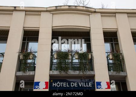 Saint-Médard-en-Jalles , Aquitaine France - 30 01 2023 : Hotel de ville Saint-Médard-en-Jalles texte français signifie façade de l'hôtel de ville en centre-ville WIT Banque D'Images