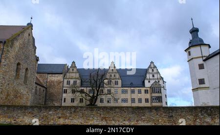 Leitzkau, Allemagne. 30th janvier 2023. Église du château (l-r), Neuhaus et Probstei du château de Leitzkau. La Fondation culturelle Saxe-Anhalt y a son siège. (À dpa Kulturstiftung: Besoin d'une longue haleine pour la rénovation des monuments) Credit: Klaus-Dietmar Gabbert/dpa/Alay Live News Banque D'Images