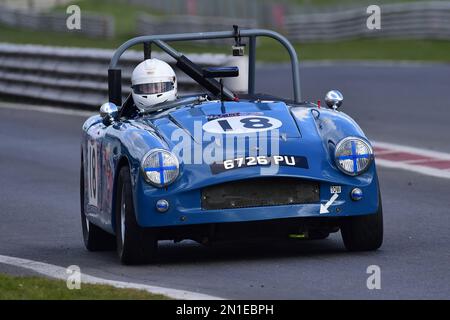 Tim Cairns, Turner Mk2, Adams et page Swinging Sixties, Groupe 1, une course de quarante minutes avec l'option d'un deuxième pilote, des arrêts de fosse sont mandatés le g Banque D'Images