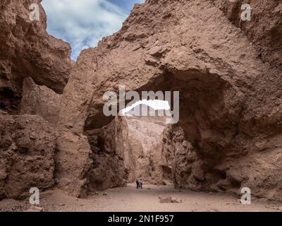 Vue sur Natural Bridge Canyon dans le parc national de la Vallée de la mort, Californie, États-Unis d'Amérique, Amérique du Nord Banque D'Images