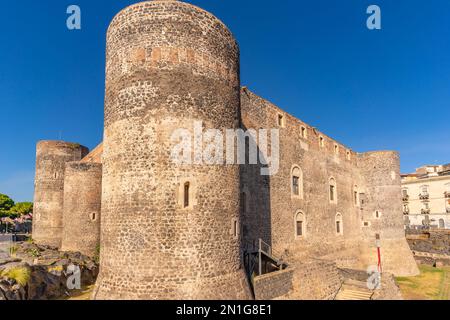 Vue sur Castello Ursino, Catane, Sicile, Italie, Méditerranée, Europe Banque D'Images