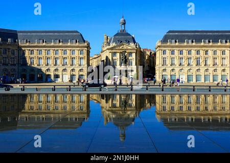 Place de la Bourse Bordeaux est une ville portuaire sur la Garonne dans le département de la Gironde, au sud-ouest de la France. C'est la capitale de la Nouvelle-Aqui Banque D'Images