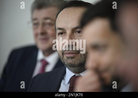 Paris, France. 06th févr. 2023. Le Parlement français d'extrême-droite, Sébastien Chenu, a mis l'accent, lors d'une conférence de presse, sur la stratégie du parti pour l'examen de la réforme des retraites et la présentation de son projet de contre-réforme à l'Assemblée nationale à Paris sur 6 février 2023. Le gouvernement du président français est confronté à une semaine difficile pour défendre sa réforme contestée des retraites, avec des feux d'artifice attendus au Parlement et des grèves de masse et des manifestations prévues dans les rues. Credit: Abaca Press/Alay Live News Banque D'Images