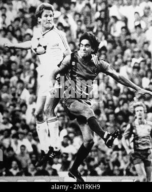 Soccer - European Cup - Final - Steaua Bucharest v Barcelona - Estadio  Ramon Sanchez Pizjuan, Sevilla Stock Photo - Alamy