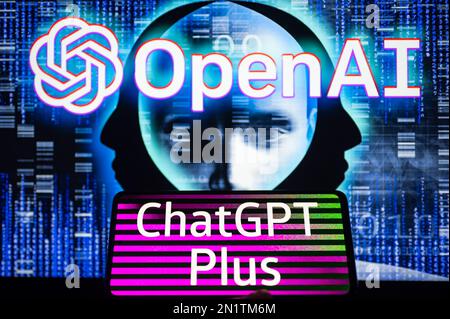 ChatGPT plus Sing affiché sur mobile et OpenAI à l'écran sont vus dans cette illustration de photo. Le 6 février 2023 à Bruxelles, Belgique. Banque D'Images