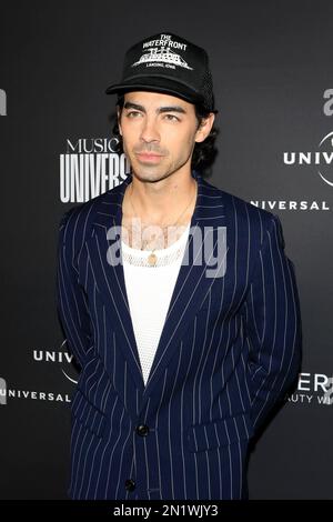 LOS ANGELES - DEC 5: Joe Jonas à la fête après les Grammy 2023 du groupe Universal Music aux studios Milk sur 5 février 2023 à Los Angeles, CA Banque D'Images
