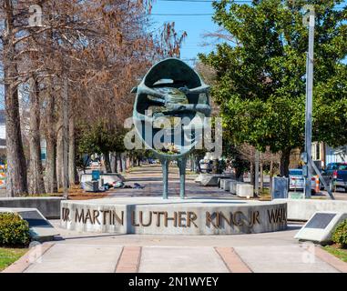LA NOUVELLE-ORLÉANS, LA, États-Unis - 5 FÉVRIER 2023 : monument du Dr. Martin Luther King Jr Marchez dans Central City Banque D'Images