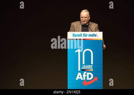 06 février 2023, Hesse, Königstein im Taunus: Alexander Gauland (AfD), président honoraire du parti alternative pour l'Allemagne (AfD), prend la parole lors d'un événement célébrant le dixième anniversaire de l'AfD à la "Haus der Begegnung". Photo: Hannes P Albert/dpa Banque D'Images