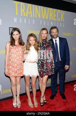 Leslie Mann, husband Judd Apatow, daughters Iris & Maude THIS IS 40 FILM  PREMIERE Hollywood xUK