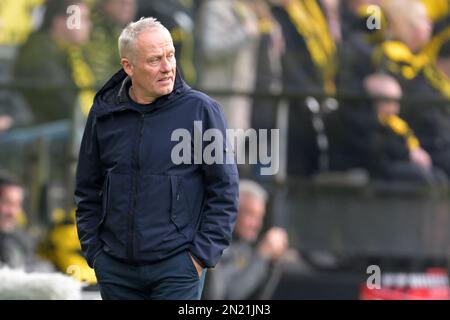 DORTMUND - entraîneur de SC Freiburg, entraîneur Christian Streich pendant le match de Bundesliga entre Borussia Dortmund et SC Freiburg au Parc signal Iduna sur 4 février 2023 à Dortmund, Allemagne. AP | hauteur néerlandaise | GERRIT DE COLOGNE Banque D'Images