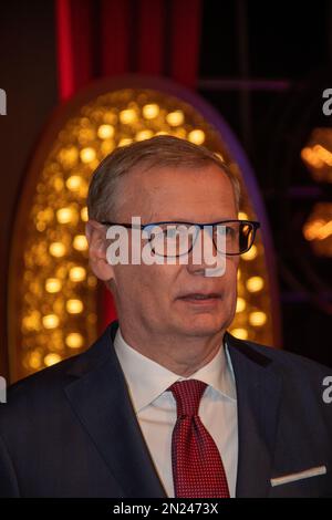 Guenther Jauch beim Fototermin nach der Aufzeichnung der 1000. AusGabe von -Wer weiss denn sowas- (ARD) im Studio Hamburg. Hambourg, 6.02.2023. Banque D'Images