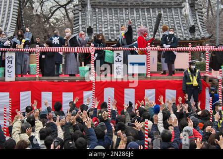 Le lutteur professionnel japonais Hiroyoshi Tenzan du Nouveau-Japon Pro-Wrestling assiste à la cérémonie de lancement de haricots au temple Ikegami Honmonji à Tokyo, Japon sur 3 février 2023. Credit: AFLO/Alay Live News Banque D'Images