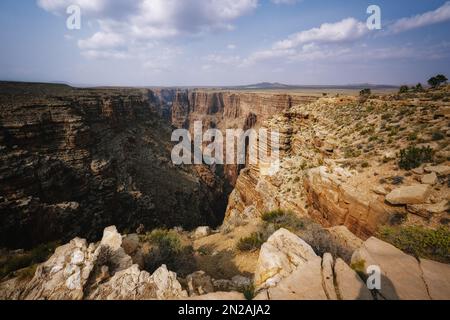 Little Colorado River gorge, porte d'entrée du Grand Canyon historique. Parc tribal de Navajo sur le fleuve Little Colorado, Arizona. Banque D'Images
