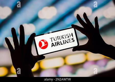 Brésil. 06th févr. 2023. Sur cette photo, le logo Turkish Airlines s'affiche sur l'écran d'un smartphone. Crédit : SOPA Images Limited/Alamy Live News Banque D'Images