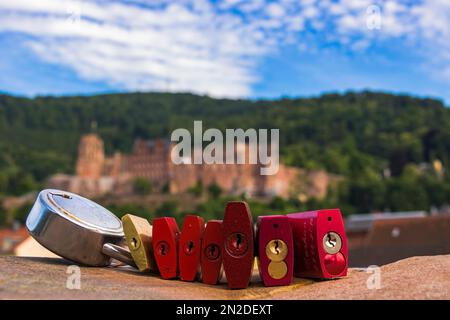 Vue sur la ville avec le château de Heidelberg, châteaux amoureux, Heidelberg, Bade-Wurtemberg, Allemagne Banque D'Images