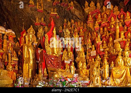 Grotte de Pindaya avec plus de 8000 statues de Bouddha, Pagode Shwe U min, Pindaya, Myanmar, Pindaya, Myanmar Banque D'Images