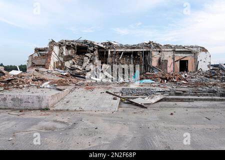 vue sur le bâtiment détruit. les séquelles de l'ouragan Banque D'Images