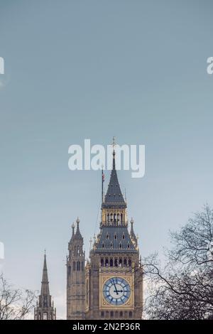 Big Ben (aussi appelé la tour de la reine Elizabeth) sur les bâtiments du Parlement, Westminster, Londres, Royaume-Uni Banque D'Images
