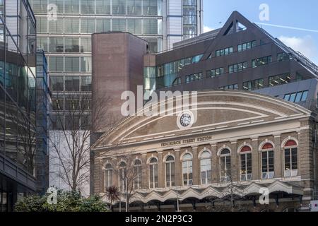 Gare de Fenchurch Street (William Tite, 1841). Gare de banlieue jusqu'au centre financier, Fenchurch place, City of London Financial District Banque D'Images