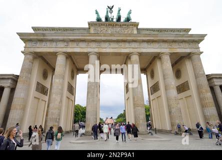 BERLIN - ALLEMAGNE - 9 JUILLET 2022 : porte de Brandebourg, Berlin, Allemagne Banque D'Images