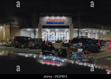 Lynnwood, États-Unis. 06th févr. 2023. Vue générale du magasin Costco, Lynnwood. Costco est un détaillant international américain spécialisé dans les produits en vrac et les produits d'épicerie. (Photo de Chin Hei Leung/SOPA Images/Sipa USA) crédit: SIPA USA/Alay Live News Banque D'Images