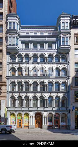 Centre-ville de Boston : le bâtiment historique Richards, construit en 1858 sous le nom de Shaw Building de cinq étages, a ajouté deux étages en 1889. Parmi les derniers bâtiments en fonte de la ville. Banque D'Images