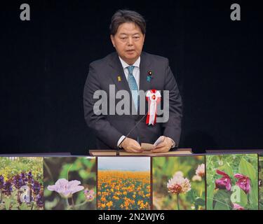 Tokyo, Japon. 07th févr. 2023. Le ministre japonais des Affaires étrangères Yoshimasa Hayashi prononce un discours lors d'une convention nationale de demande de retour dans les territoires du Nord à Tokyo, au Japon, au 7 février 2023. La Journée du territoire du Nord est destinée à rappeler au monde le Traité commercial Japon-Russie signé ce jour-là en 1855 par Shogunate Japon et Tzarist Russie, reconnaissant les quatre îles du Nord occupées comme faisant partie du Japon, et la frontière a été établie entre l'île d'Etorofu et l'île d'Uruppu. Photo par Keizo Mori/UPI crédit: UPI/Alay Live News Banque D'Images