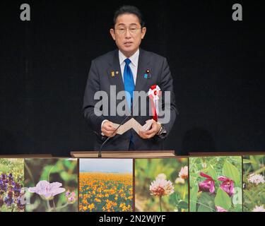 Tokyo, Japon. 07th févr. 2023. Le Premier ministre japonais Fumio Kishida prononce un discours lors d'une convention nationale de demande de retour dans les territoires du Nord à Tokyo, au Japon, en 7 février 2023. La Journée du territoire du Nord est destinée à rappeler au monde le Traité commercial Japon-Russie signé ce jour-là en 1855 par Shogunate Japon et Tzarist Russie, reconnaissant les quatre îles du Nord occupées comme faisant partie du Japon, et la frontière a été établie entre l'île d'Etorofu et l'île d'Uruppu. Photo par Keizo Mori/UPI crédit: UPI/Alay Live News Banque D'Images