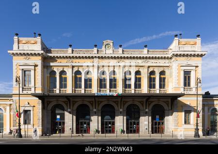 Trieste, Italie (25th janvier 2023) - la gare qui a été achevée en 1857 quand Trieste était encore sous l'empire austro - hongrois Banque D'Images