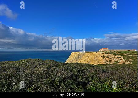 cabo espichel, portugal - 2023-01-19: monastère et église de nossa senhora do cabo à cape espichel -- [credit: joachim affeldt - format plus grand disponible Banque D'Images