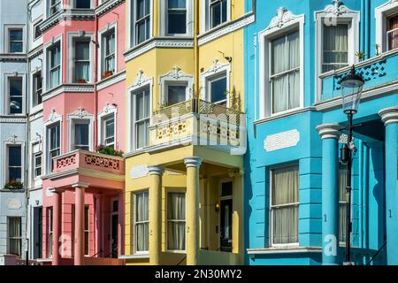 Maisons colorées à Notting Hill, Londres, Royaume-Uni Banque D'Images