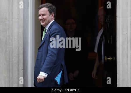 Le nouveau président du parti conservateur, Greg Hands, qui a remplacé Nadhim Zahawi après avoir été démis de son poste, quitte Downing Street, Londres. Date de la photo: Mardi 7 février 2023. Banque D'Images