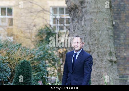 7th février 2023, Downing St, Londres, Royaume-Uni à la suite de ce remaniement matinal, les ministres arrivent pour une réunion du Cabinet retardée cet après-midi. PHOTO : Grant Shapps Secrétaire d'État pour l'énergie et Net Zero Bridget Catterall AlamyLiveNews Banque D'Images