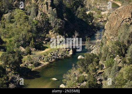 Antennes de fort Hunter Liggett, Californie et ses environs, 10 avril 2019. Pont en bois présenté dans le film « We Aétiez Soldiers » d'IA Drang. Banque D'Images