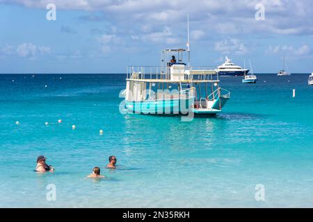 Excursion en bateau avec plongée libre à Bayshore Beach, Carlisle Bay, Bridgetown, St Michael Parish, Barbade, Antilles néerlandaises, Caraïbes Banque D'Images