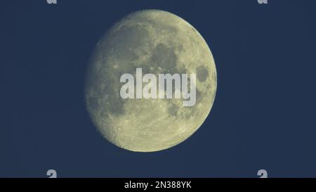 Photographie de la Lune dans la phase lunaire épiée. Banque D'Images