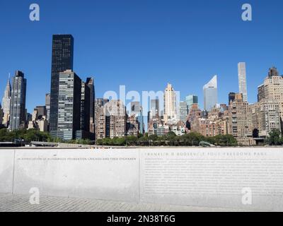 East Manhattan Skyline depuis four libertés Park, Roosevelt Island, New York, États-Unis Banque D'Images